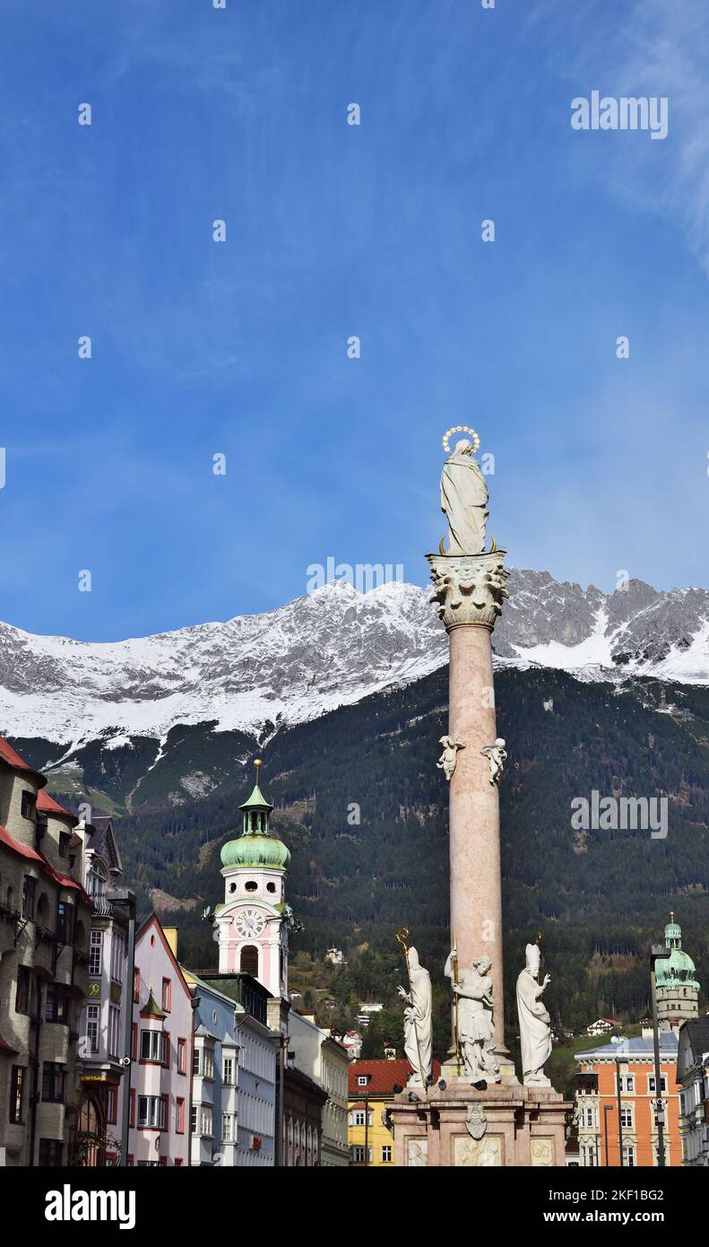 St. Anne`s Säule in der Innenstadt von Innsbruck Stockfoto